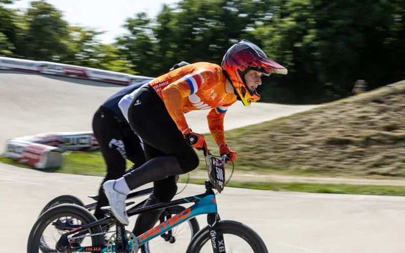 BMX race op de baan op Papendal