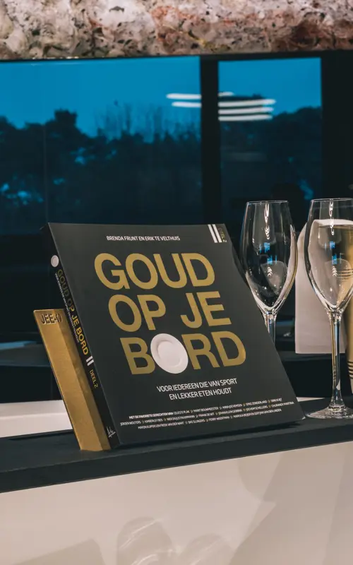 JEE-O Golden Suite goud op je bord